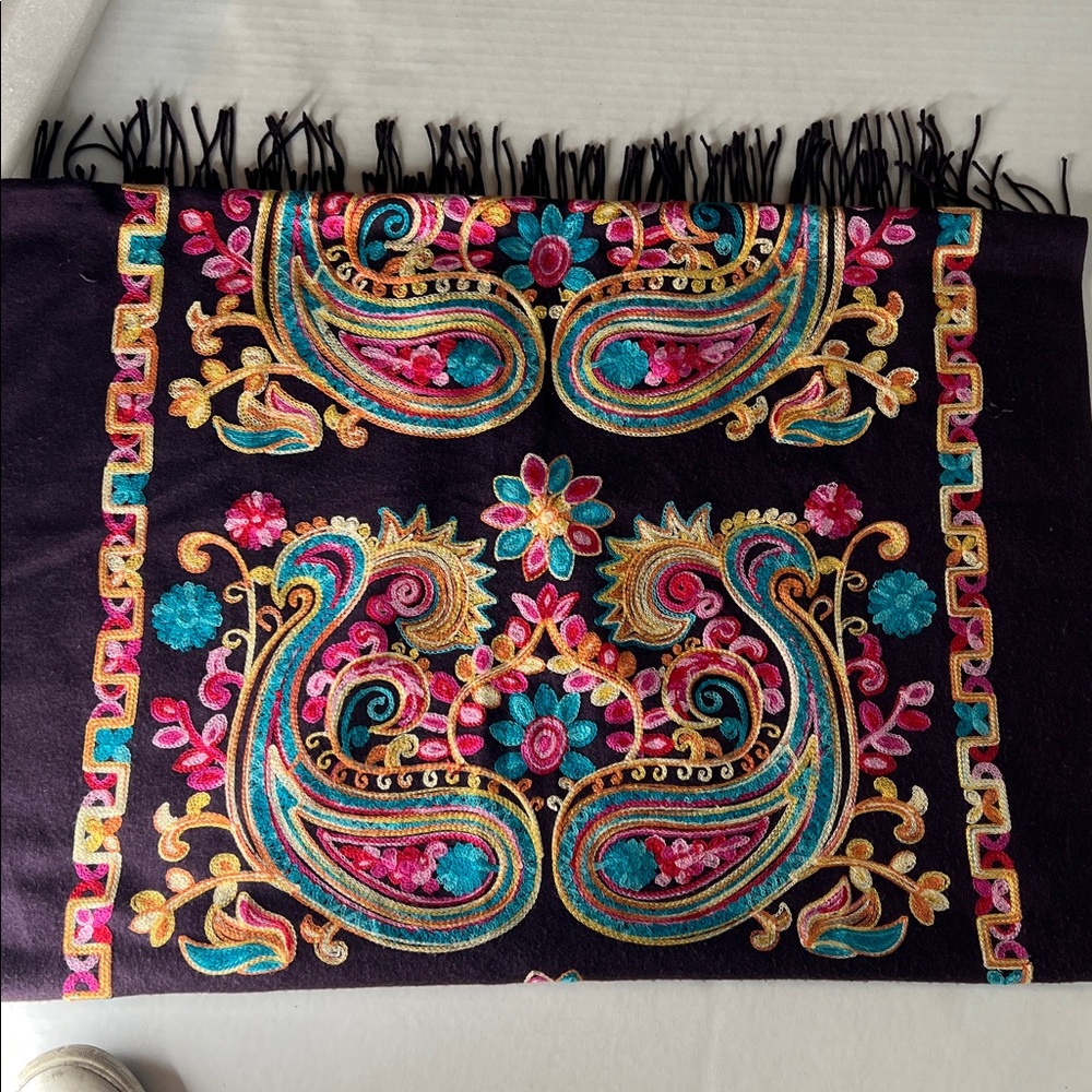 Cashmere Embroidered Scarf paisley  Shawl Wrap  Paisley Fringe   Statemen - Picture 5 of 5